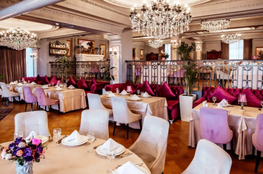 Salão de festas: praticidade e conforto para eventos sociais 