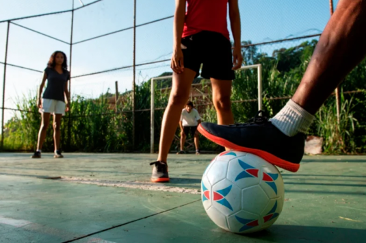 Atividades para jovens: esporte, cultura e lazer no condomínio